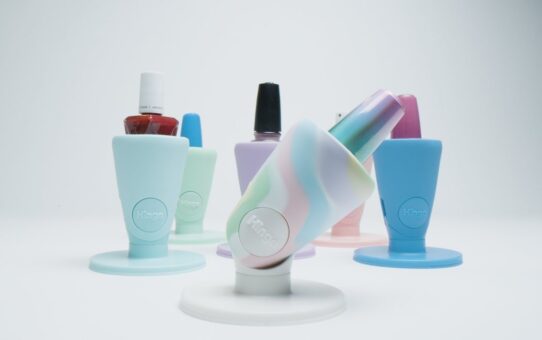 tweexy Hinge Untippable Nail Polish Bottle Holder with Patented Smartgrip Technology - It's Magic!